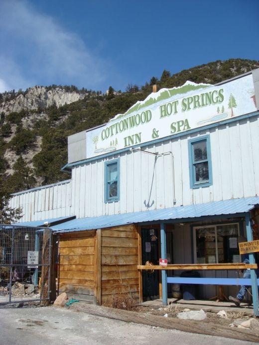 Cottonwood Hot Springs Inn