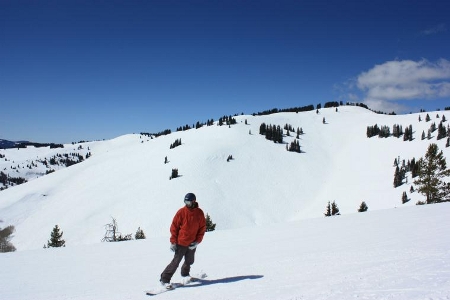 Skiing Vail bowls